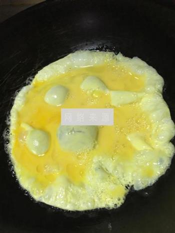 海鲜菇炒鸡蛋的做法图解4