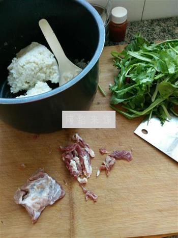 苦苣瘦肉粥的做法图解1