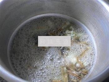 笋干菜花菜龙骨汤的做法步骤6