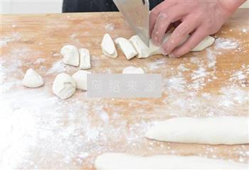 香菇酱荠菜饺子的做法步骤7