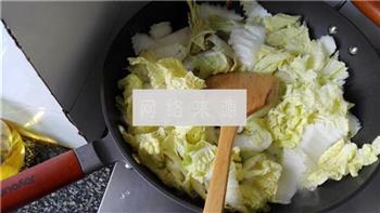 家常菜之木耳炒白菜的做法步骤5