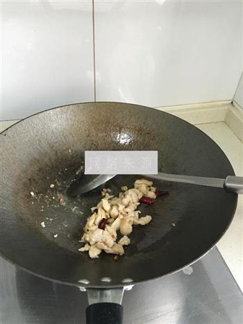 肉炒海鲜菇的做法步骤6