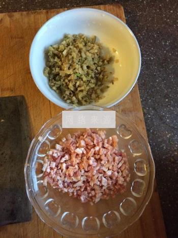 培根榨菜葱油饼的做法步骤6