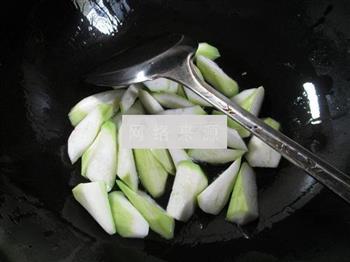 紫菜虾皮煮长瓜的做法步骤4