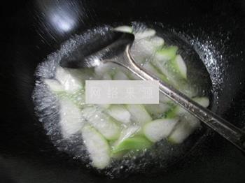 紫菜虾皮煮长瓜的做法步骤5