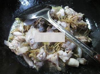 笋干菜煮牛蛙的做法图解7