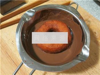 巧克力多彩甜甜圈的做法步骤16