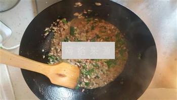 香菇肉末土豆泥的做法步骤3