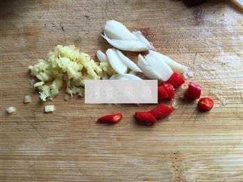 腊肉炒花菜的做法步骤5