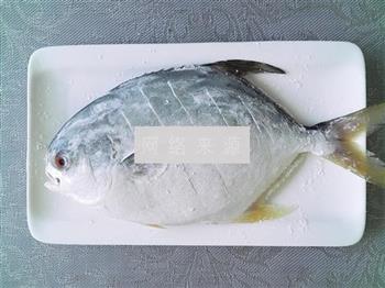 红烧金鲳鱼的做法步骤2