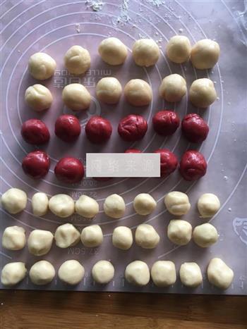 红曲椰蓉荷花酥的做法步骤10