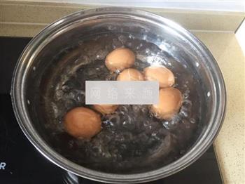 香葱烧虎皮鸡蛋的做法图解1
