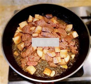 杏鲍菇黑椒牛肉粒的做法步骤5