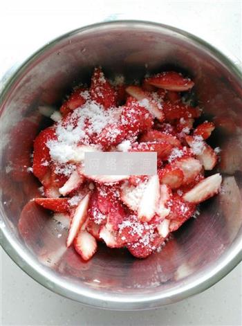 草莓颗粒果酱的做法步骤2