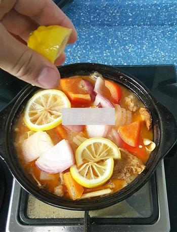 泰式咖喱鱼头煲的做法步骤8