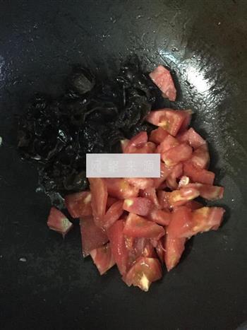黑木耳番茄炒鸡蛋的做法步骤4