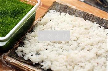 飞鱼籽翻转寿司的做法步骤3