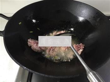豌豆肉末炒面的做法步骤6