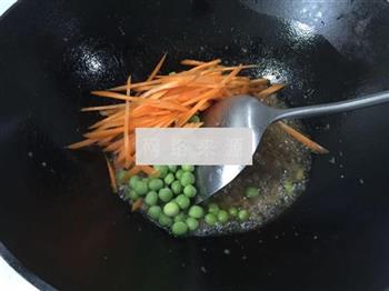 豌豆肉末炒面的做法步骤8