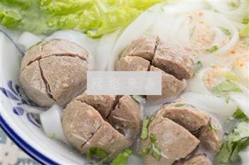 鑫潮牛牛肉丸粿条汤的做法步骤6