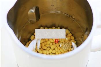 豆浆龟苓膏的做法步骤2