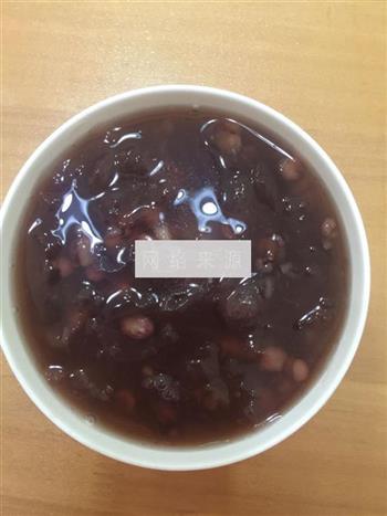 红豆薏米银耳甜汤的做法步骤4