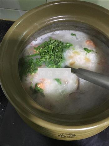 鲜虾砂锅粥的做法步骤11