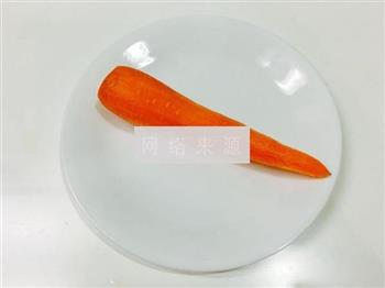 胡萝卜玉米面小饼的做法步骤2