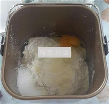 火腿鸡肉松面包卷的做法步骤1