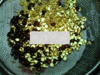 核桃燕麦薏米红豆浆的做法图解2