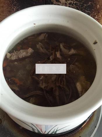 茶树菇柴鸡汤的做法图解6