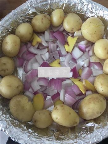 孜然排骨烤土豆的做法步骤7