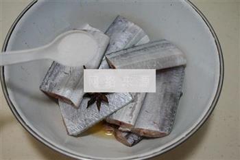 沙茶酱焖带鱼的做法步骤2