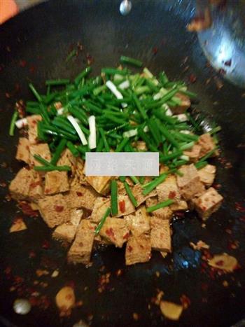 葱烧冻豆腐的做法步骤7