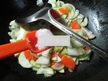 白菜炒长瓜的做法图解7