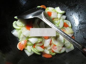 白菜炒长瓜的做法图解8