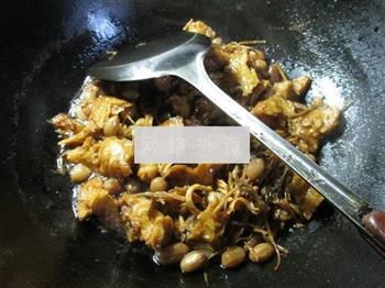 花生米笋干菜烧烤麸的做法步骤10