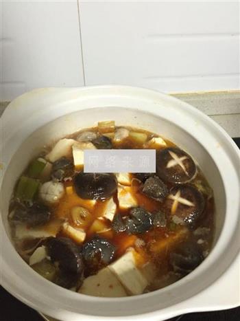 香辣海参豆腐煲的做法图解2