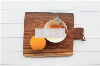 香橙戚风蛋糕的做法步骤2