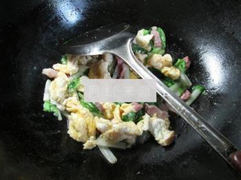 咸肉小白菜炒鸡蛋的做法步骤9
