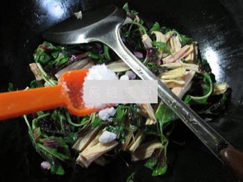 腐竹炒红苋菜的做法步骤8