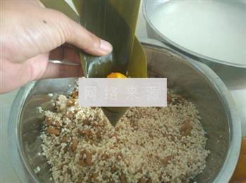 照烧鸡腿蛋黄粽的做法步骤12