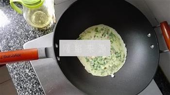 菠菜鸡蛋煎饼的做法步骤3