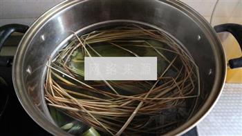 北方糯米红枣蜜豆粽的做法步骤3