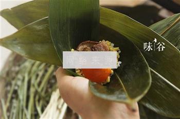 广式咸肉粽的做法图解9