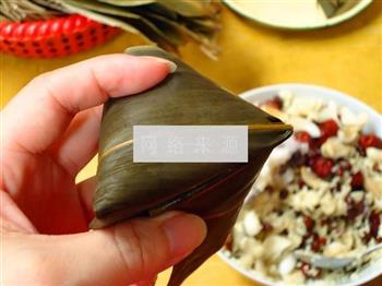 百合红枣粽子的做法步骤8