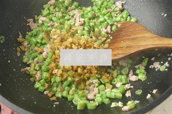 榨菜肉末炒四季豆的做法步骤5