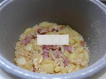 腊肉土豆饭的做法步骤11