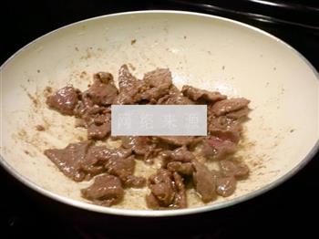 蠔油草菇牛肉的做法图解3