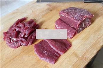 芹菜炒牛肉的做法步骤2